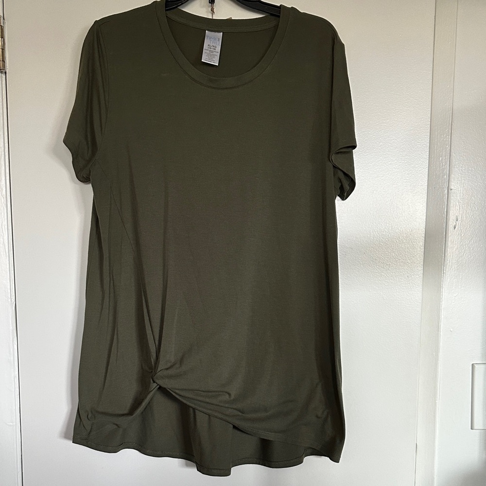 Time and Tru Olive Green Short Sleeve Tee
